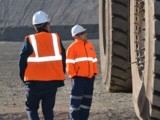 Llegan a más de $11 millones en sueldo: Esto es lo que ganan los profesionales de la minería