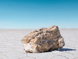 Litio: El Oro Blanco del Siglo XXI y Su Impacto en la Industria Global
