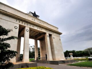 Ghana avanza en la industria del litio con una nueva política de minerales verdes