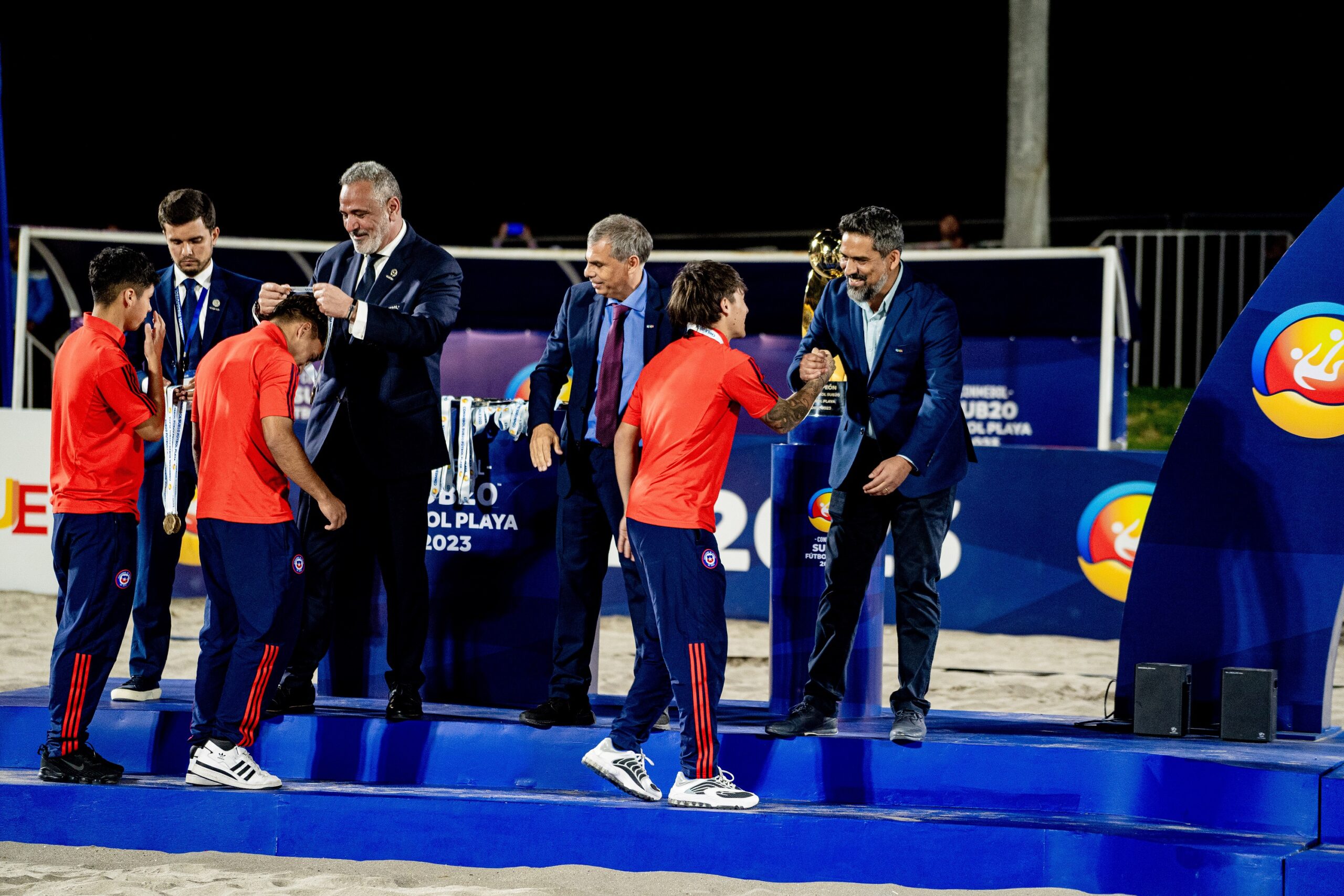 Chile Sub20 sube al podio por primera vez en el Sudamericano de Fútbol Playa en Iquique