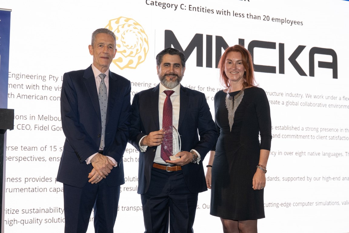 ¡Triunfo Colombiano!: Ingeniero recibe premio de Excelencia Empresarial en Australia
