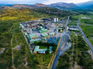 African Rainbow Minerals procede con cautela en la búsqueda de activos verdes sobrevalorados