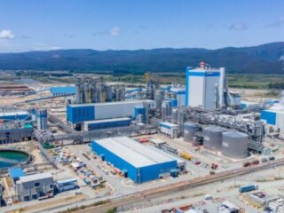 Arauco pasa a la ofensiva en arbitraje con Sigdo Koppers: pide desestimar cargos y solicita restitución de US$ 75 millones