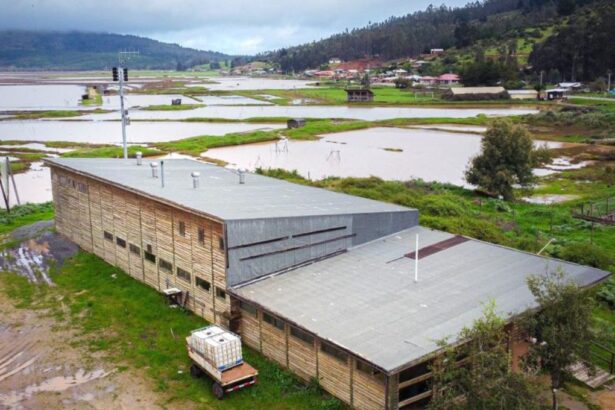 Subsecretaria de Minería compromete apoyo a la comunidad salinera que sufrió pérdidas por el sistema frontal