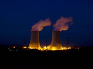 Derribar centrales de carbón y construir nucleares: Imperativo para evitar crisis energética