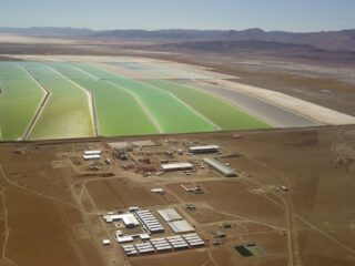 Argentina busca gravar el auge del litio para evitar la maldición de los recursos de la región