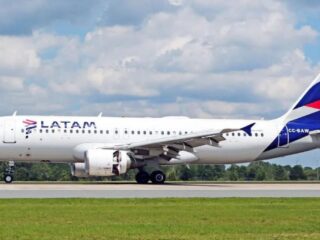 Pasajeros escogen a LATAM como “Aerolínea Líder de Sudamérica 2023” por su experiencia de viaje