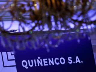 Matriz del grupo Luksic anota fuerte caída en sus utilidades en el primer semestre