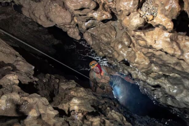 Intentan rescatar en Turquía a un estadounidense que quedó atrapado en una cueva a más de mil metros de profundidad