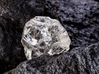El Futuro Incierto de un Tesoro Oculto: Diamantes en la Mira