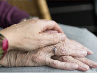 Conoce los bonos y beneficios para los adultos mayores