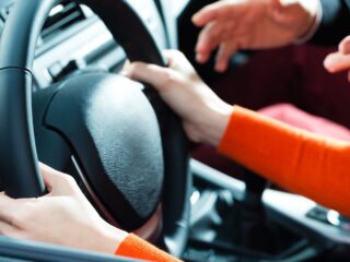 Conoce cómo postular a cursos de conducción gratuitos para sacar tu licencia A3 y A5