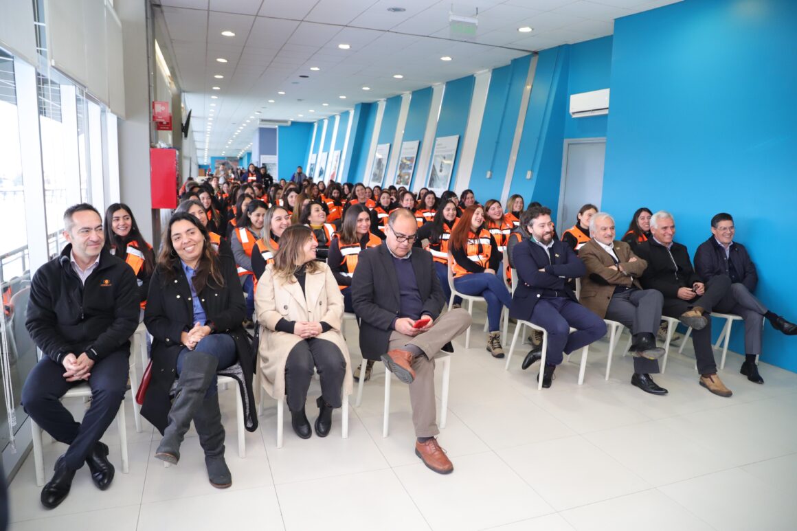 Presidente Ejecutivo de Codelco da la bienvenida a 86 mujeres que se incorporaron a División El Teniente