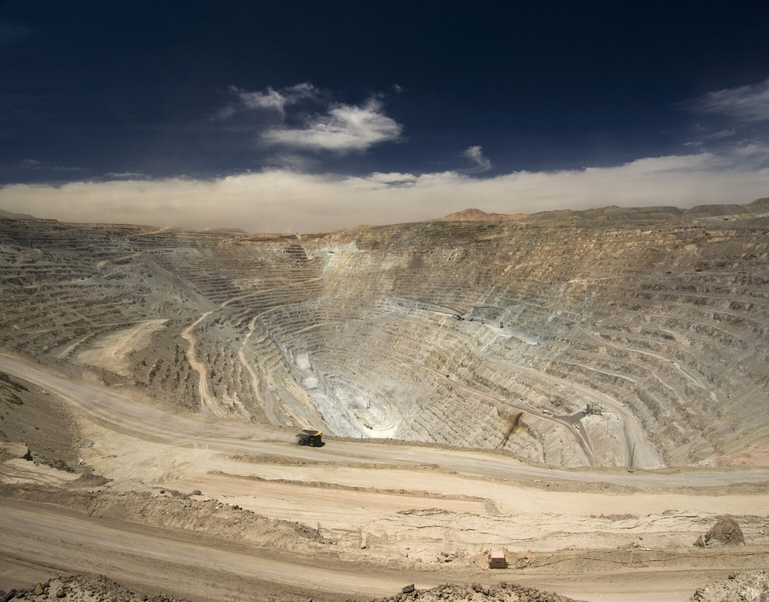 Producción de cobre de Codelco registra importante caída