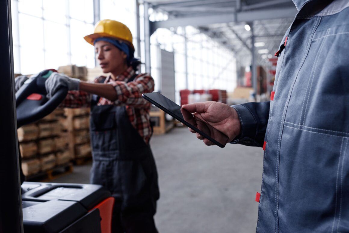 Estudio identifica las claves para masificar el aprendizaje digital en trabajadores de primera línea a partir de innovadora metodología