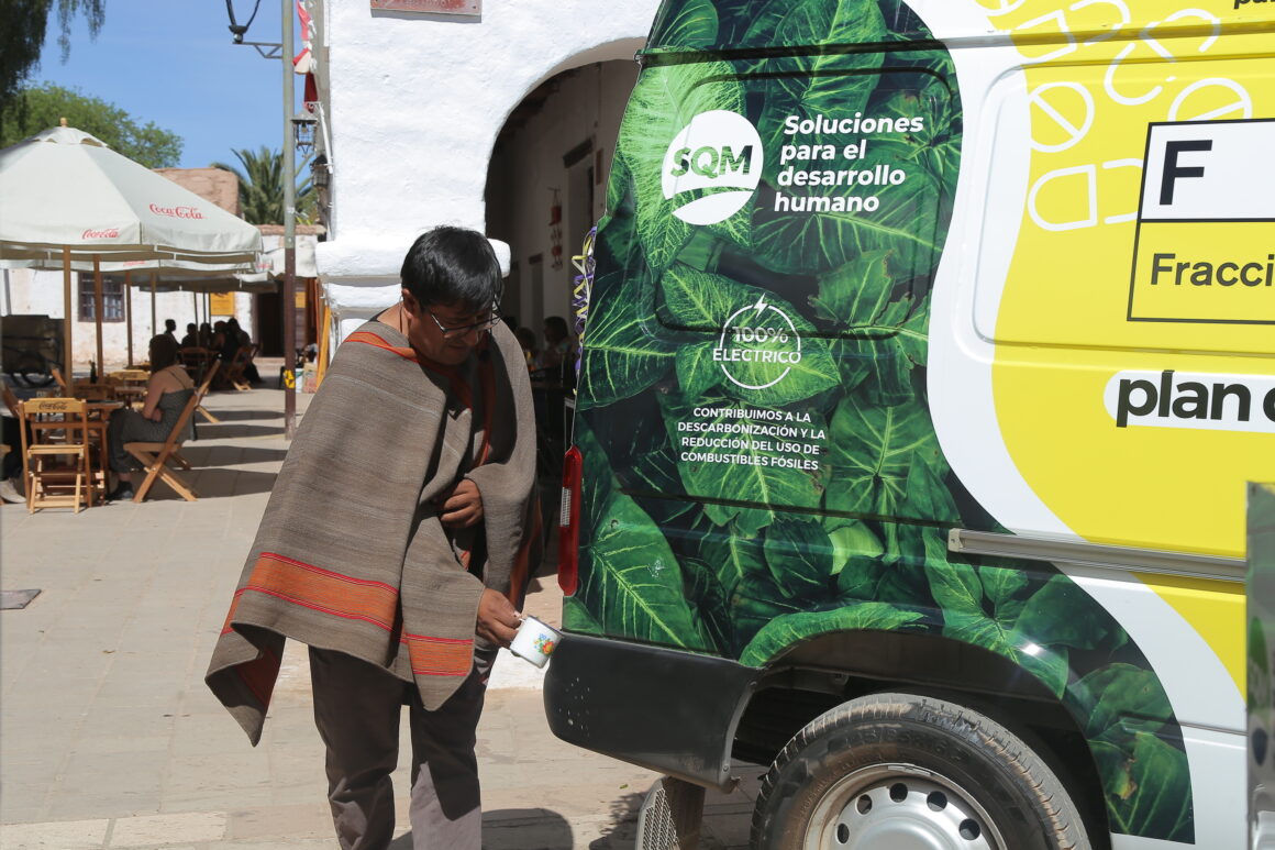 Un vehículo 100% eléctrico llamado Fraccionín entregará medicamentos a las comunidades del Salar de Atacama