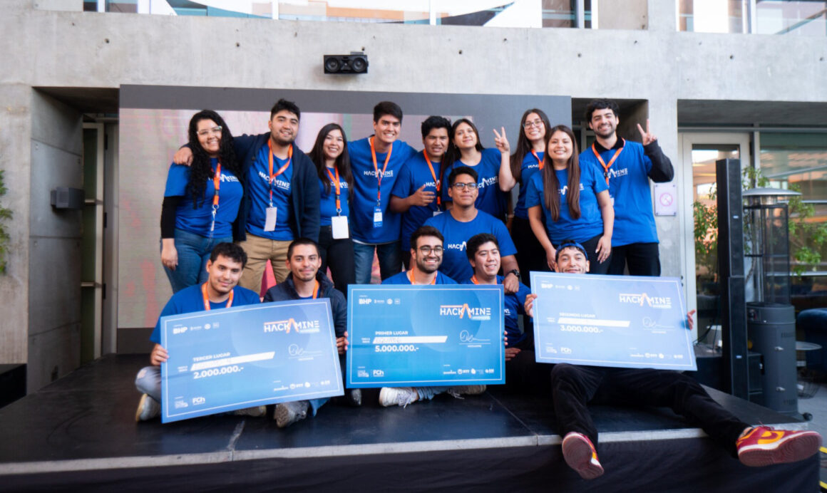 Hackamine: Universitarios de Antofagasta participan en maratónica jornada de programación para clasificar como los nuevos talentos de la minería