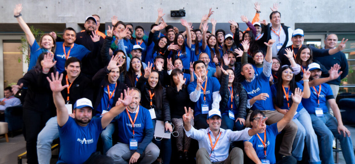 Hackamine: Universitarios de Antofagasta participan en maratónica jornada de programación para clasificar como los nuevos talentos de la minería