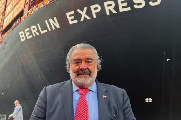 Andrónico Luksic participa en Hamburgo en recepción de un nuevo buque para Hapag-Lloyd