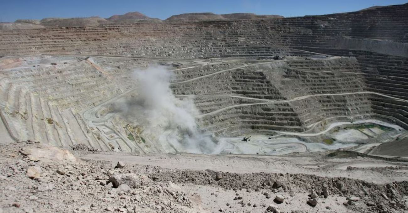 Ganancias de mineras privadas caen casi un tercio y menor precio del cobre recorta a la mitad el pago del royalty