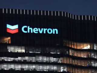 Chevron y compra de Hess por US$ 53.000 millones: el segundo gran acuerdo petrolero del mes