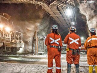 Trabajadores de Codelco aseguran que defenderán estabilidad laboral y propiedad estatal: "No podemos permitir ajustes dotacionales, no da para más"