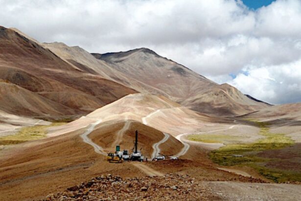 Inversiones Estratégicas en Argentina: La Carrera por los Minerales para Vehículos Eléctricos se Calienta"