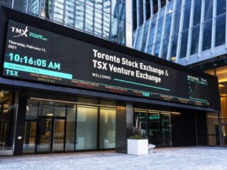 El mercado de Toronto cae a su punto más bajo en un año debido al aumento en los rendimientos de los bonos