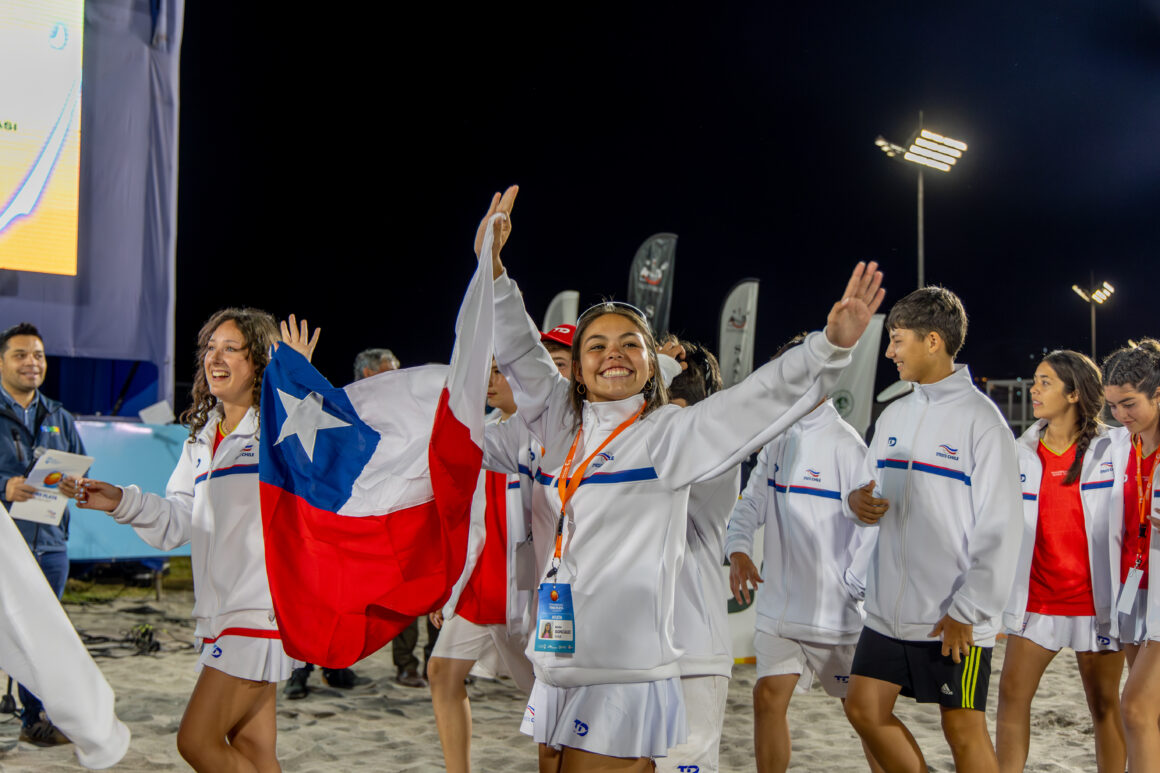 Arena Cavancha se iluminó con alegre jornada inaugural del Campeonato Panamericano de Tenis Playa 