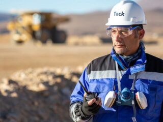 Minera Teck busca talentos en Chile