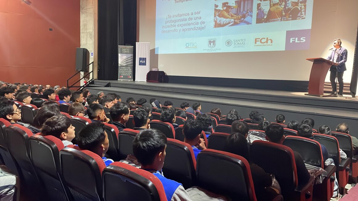 FLS y Vetas de Talento imparten novedoso programa de formación en minería para estudiantes de Casablanca