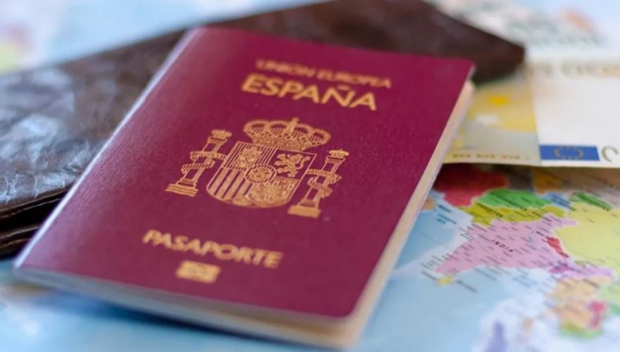 ¿Cómo obtener el pasaporte español sin vivir en Europa?
