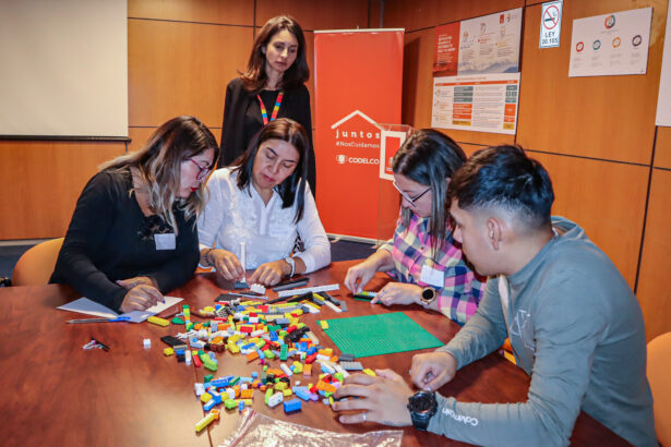 División Ministro Hales continúa reclutamiento de aprendices con foco en comunidades locales y mujeres indígenas de Calama, Alto Loa y San Pedro de Atacama