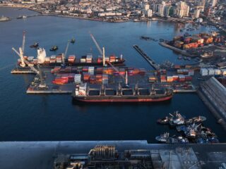 Proyecto C20+ de Collahuasi movilizó más de 95 mil toneladas de tuberías a través del puerto de Iquique