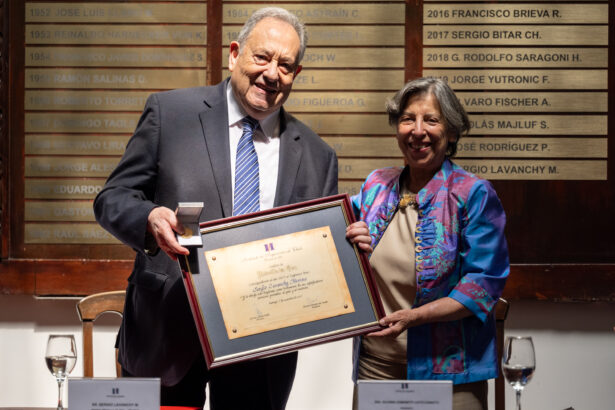 Ex rector UdeC Sergio Lavanchy recibió “Medalla de Oro 2023” del Instituto de Ingenieros de Chile