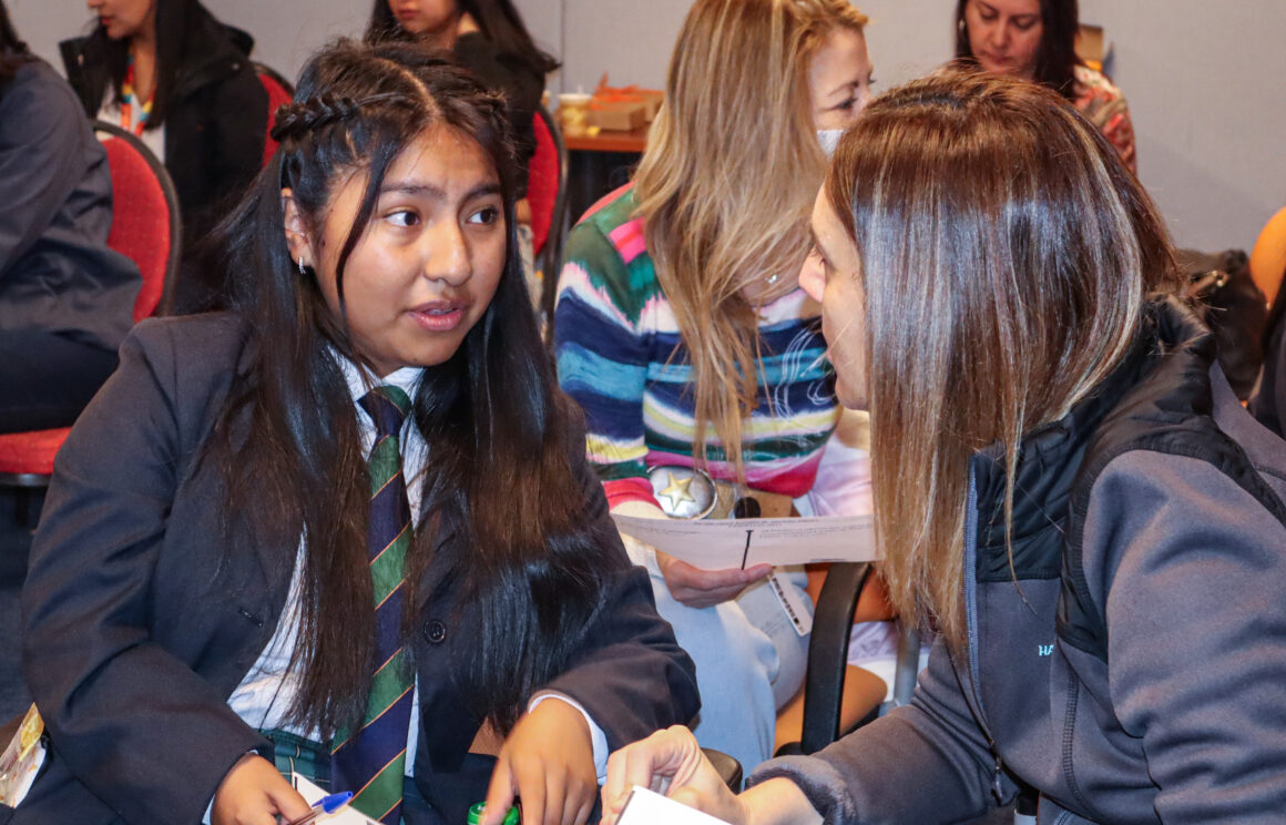 Alumnas de la Escuela de Mujeres Líderes de Codelco comparten su experiencia