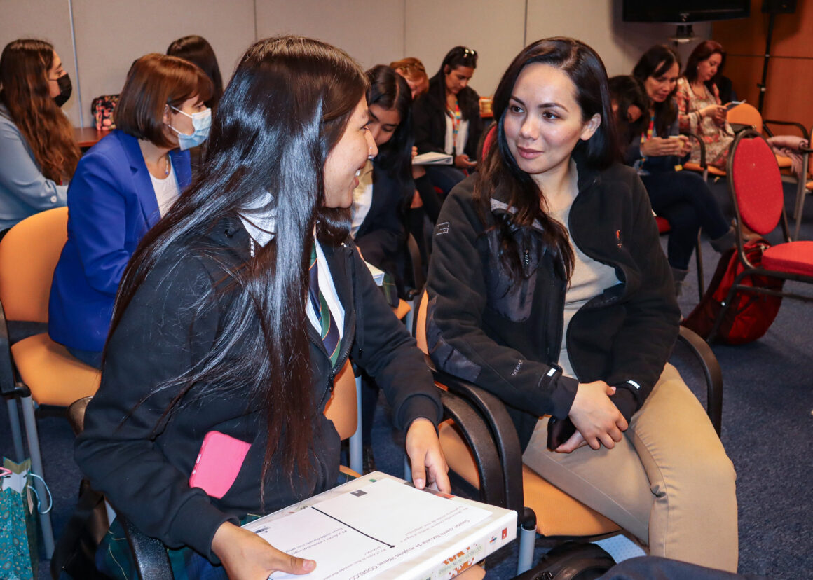 Alumnas de la Escuela de Mujeres Líderes de Codelco comparten su experiencia