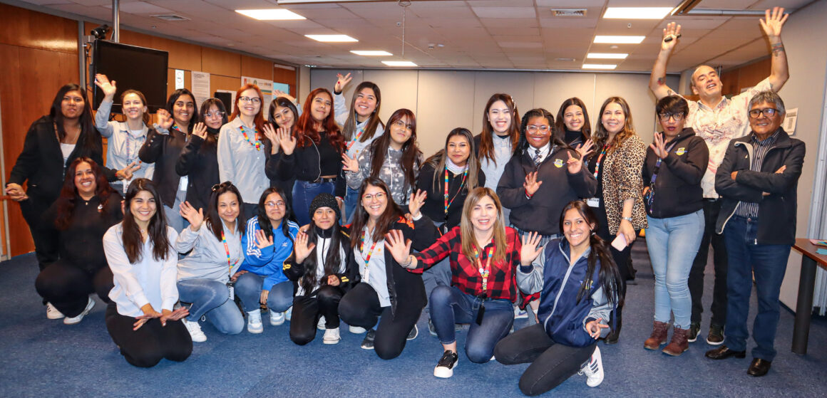 Alumnas de la Escuela de Mujeres Líderes de Codelco comparten su experiencia