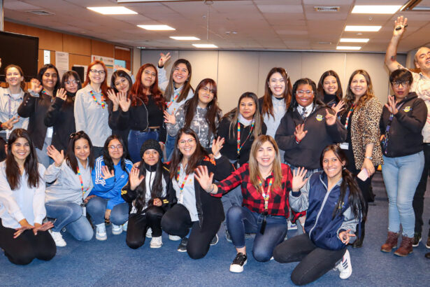 Alumnas de la Escuela de Mujeres Líderes de Codelco comparten su experiencia