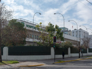 Sueldos de hasta 3,9 millones: Conoce las ofertas laborales disponibles en Hospital de Carabineros