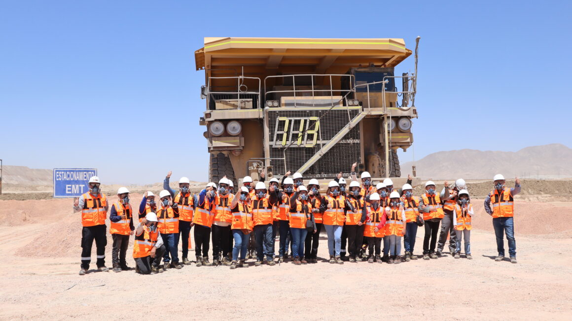 Familiares visitaron a las trabajadoras y trabajadores de la Gerencia de Extracción y Lixiviación de Chuquicamata