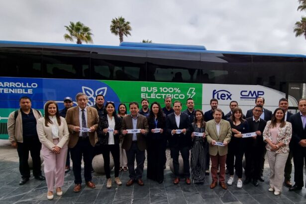 Compañía Minera del Pacífico y Flex reciben en Copiapó nuevos buses de primera flota 100% eléctrica de la minería chilena