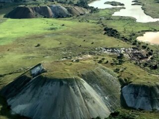 Conflicto en el Depósito de Litio en la RDC: Batalla en la Sala de Juntas