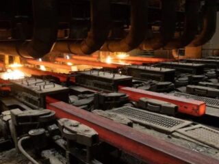 Vedanta Registra Pérdidas por Elevada Carga Fiscal y Precios Débiles del Zinc
