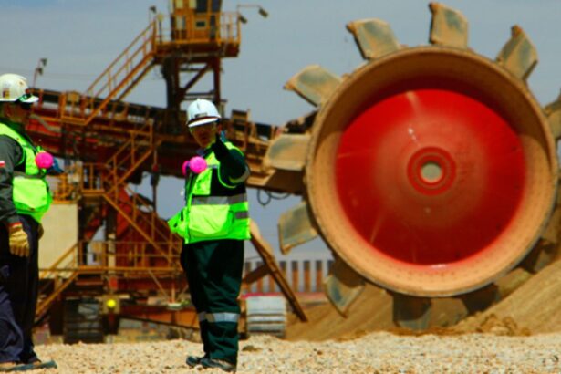 Costos de Codelco entre los más altos de la gran minería y expertos advierten que subirán si no aumenta producción