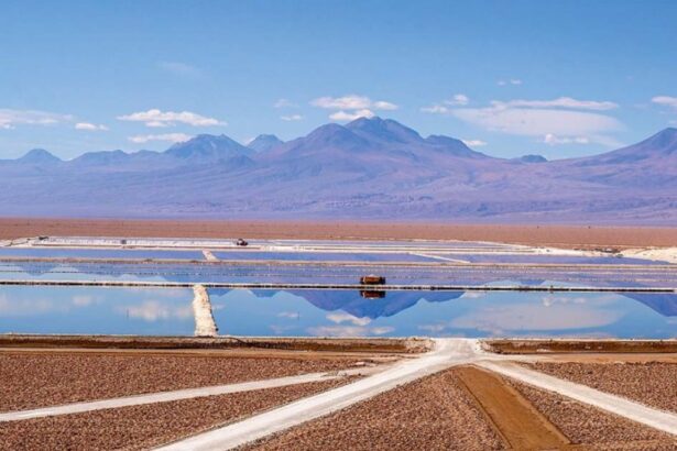 Guerra entre Israel y Hamas lleva a suspender inauguración de planta de Albemarle en salar de Atacama