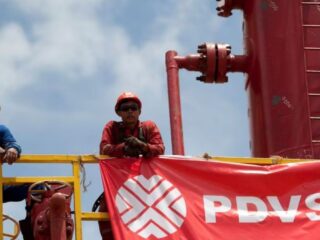 Petrochina busca acuerdo con PDVSA por hasta 8 millones de barriles de crudo venezolano al mes