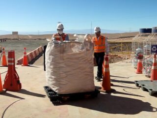 Minera Antucoya: Innovando en Reciclaje de Plásticos