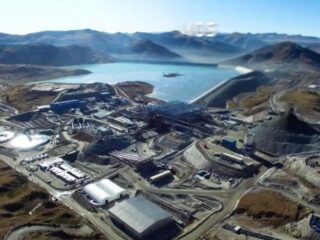 Huelga Indefinida en Mina de Cobre Las Bambas: Conflicto Laboral Escala en Perú