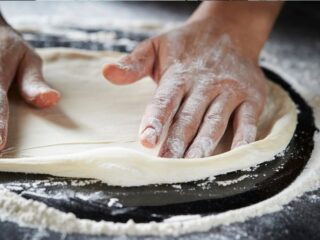 Oportunidades laborales en Melt Pizzas: Trabajo temporal y completo para cerrar el año